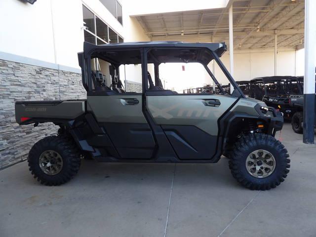 2026 Can-Am® Defender MAX X mr HD11 with half-doors - Image 2