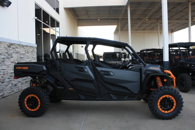 2026 Can-Am® Commander XT-P 1000R - Image 2