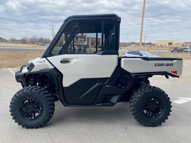2026 Can-Am® DEFENDER LIMITED CAB HD11 - Image 6