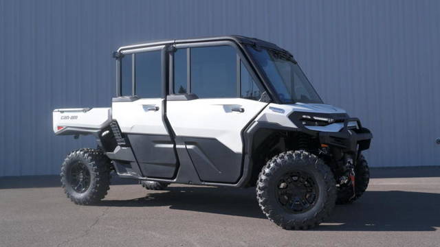 2026 Can-Am® Defender MAX Limited HD11