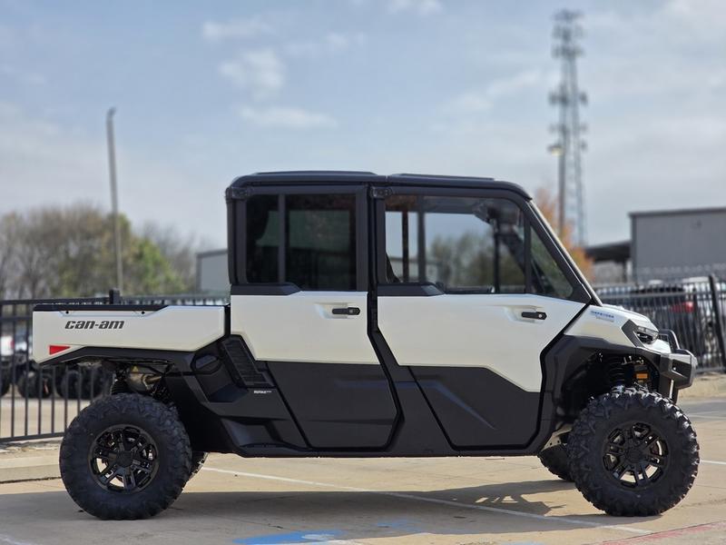 2026 Can-Am® Defender MAX Limited HD11 - Image 8